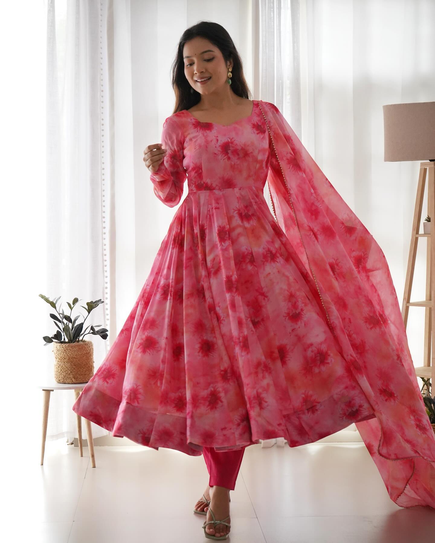 Organza Silk Reception Salwar Kameez In Pink And Majenta With Printed Work