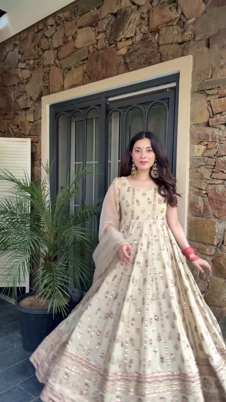 Elegant Beige Lehenga with Intricate Embroidery: Perfect for Weddings and Festivities