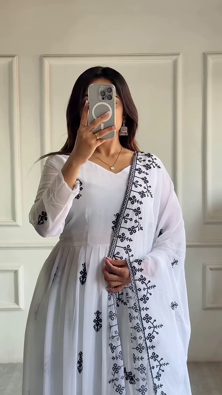 Chic White Embroidered Anarkali with Black Floral Motif and Matching Dupatta