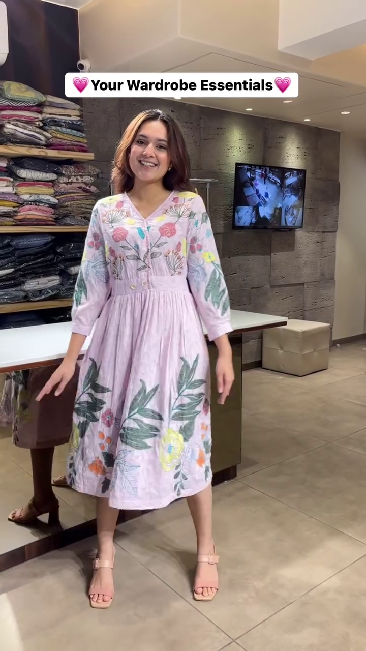 Elegant Printed Cotton Midi Dresses Featuring Artistic Floral and Geometric Motifs – Soft, Breathable Fabric with Flattering Silhouettes and Modern Necklines