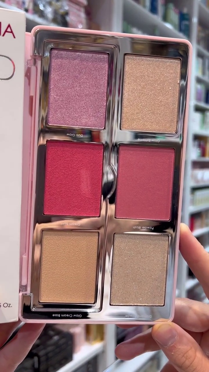 Natasha Denona Diamond & Blush Palette with Vibrant Blush Shades and Illuminating Highlighters for a Glowing Finish