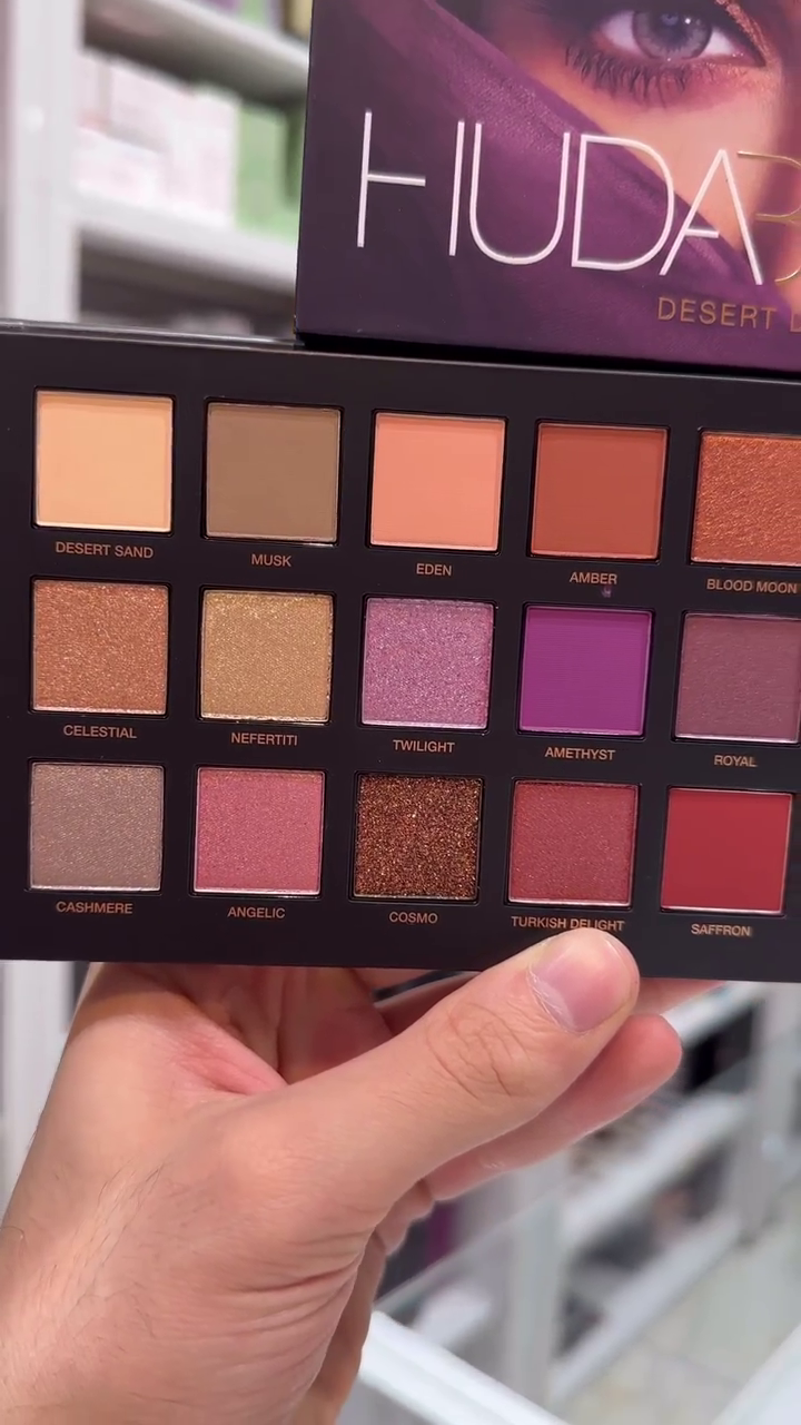 Luxurious Eyeshadow Palette Featuring Rich, Warm Tones and Stunning Shimmers for Creating Bold, Dramatic Eye Looks