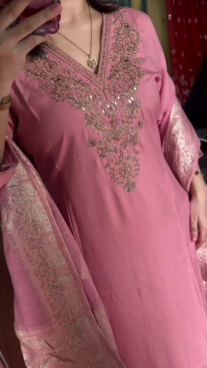 Blush Pink Straight-Cut Suit Set with Zari Woven Dupatta and Subtle Embroidery – Elegant Ethnic Ensemble Featuring Delicate Neckline Detailing, Matching Trousers, and Minimalist Festive Charm
