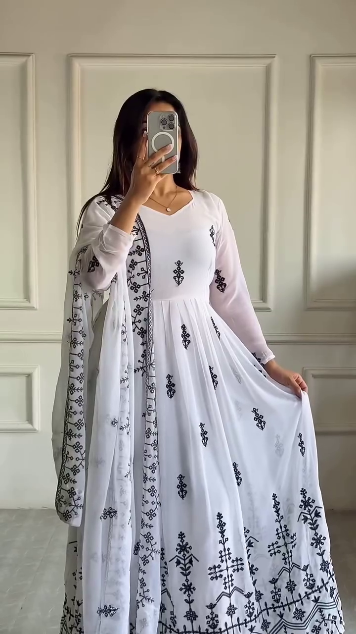 Chic White Embroidered Anarkali with Black Floral Motif and Matching Dupatta