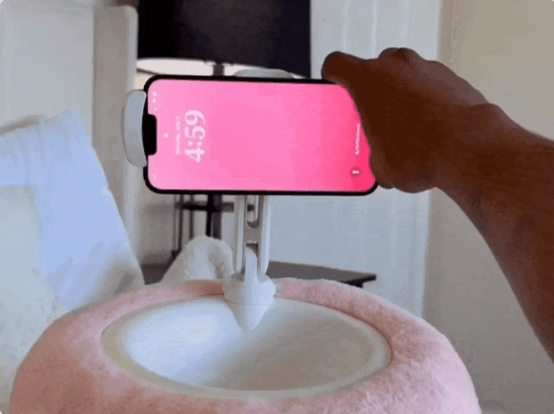 FLUFFY MOBILE HOLDER