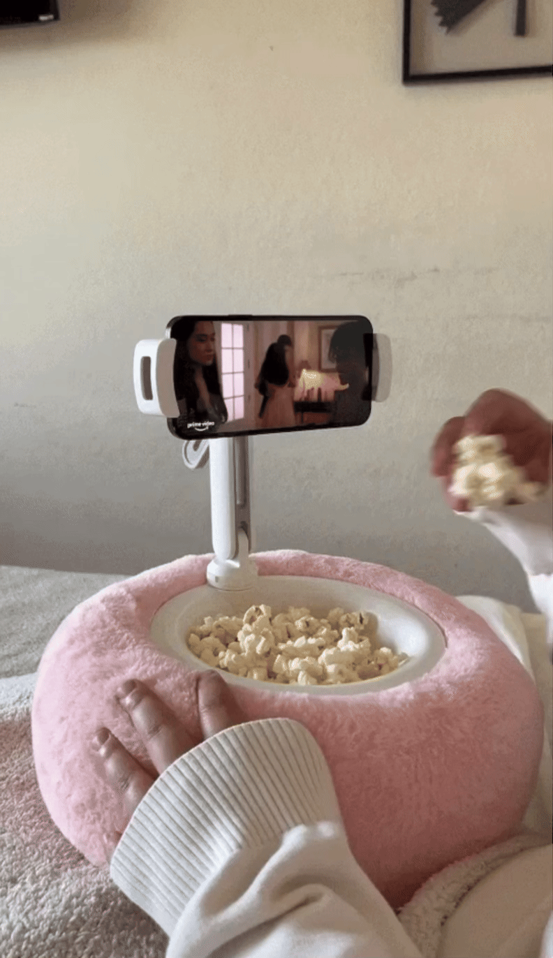 FLUFFY MOBILE HOLDER
