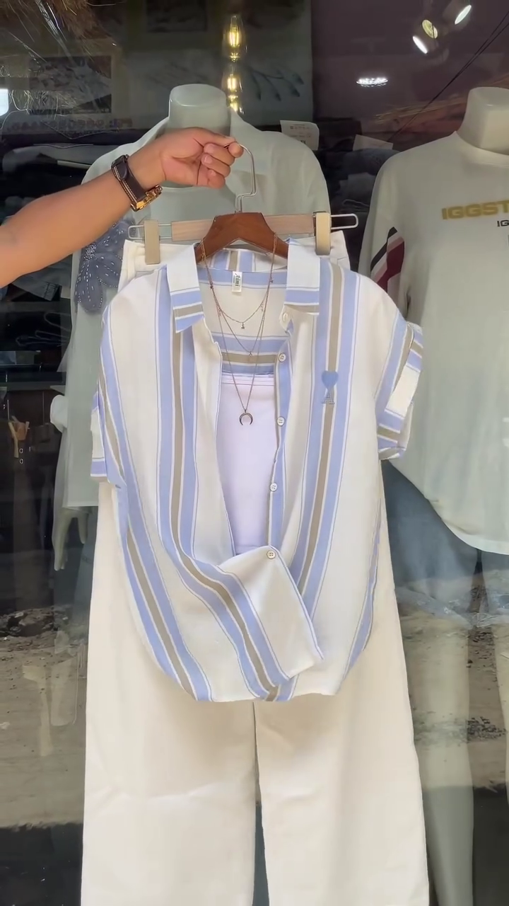 Casual Striped Shirt and White Pants Set – Relaxed and Stylish Summer Look with Light Pink, Lavender, and White Stripes