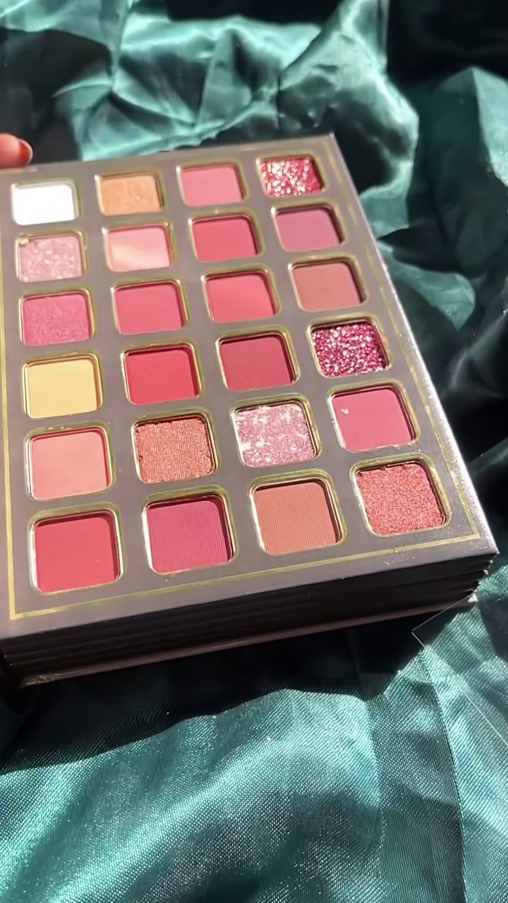 All-in-One Makeup Palette Featuring Matte & Shimmer Blushes, Radiant Highlighters, and a Wide Range of Highly Pigmented Eyeshadows in Warm, Rosy, and Neutral Tones