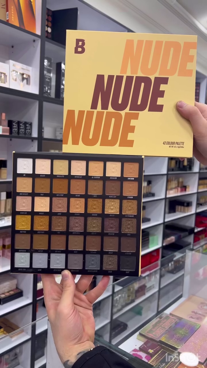 A gorgeous 42-color nude eyeshadow palette, offering a mix of neutral mattes, shimmers, and rich glitters for endless eye-catching looks!     Ask ChatGPT