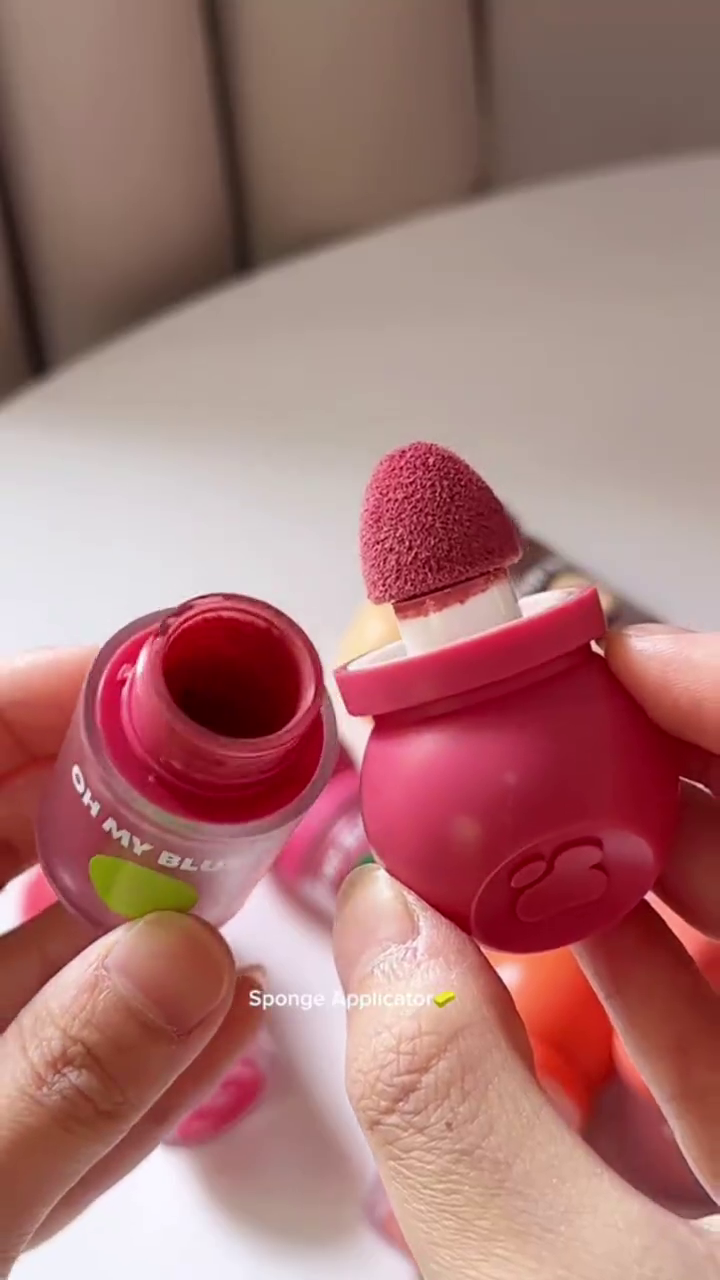 Oh My Blush Sticks – Creamy Blushes in Soft Pink and Coral Shades for a Natural Flush