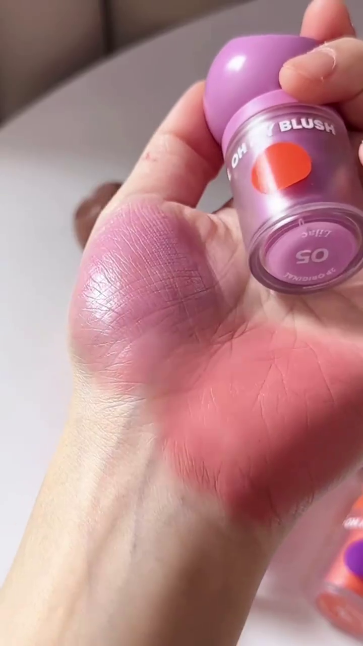Oh My Blush Sticks – Creamy Blushes in Soft Pink and Coral Shades for a Natural Flush