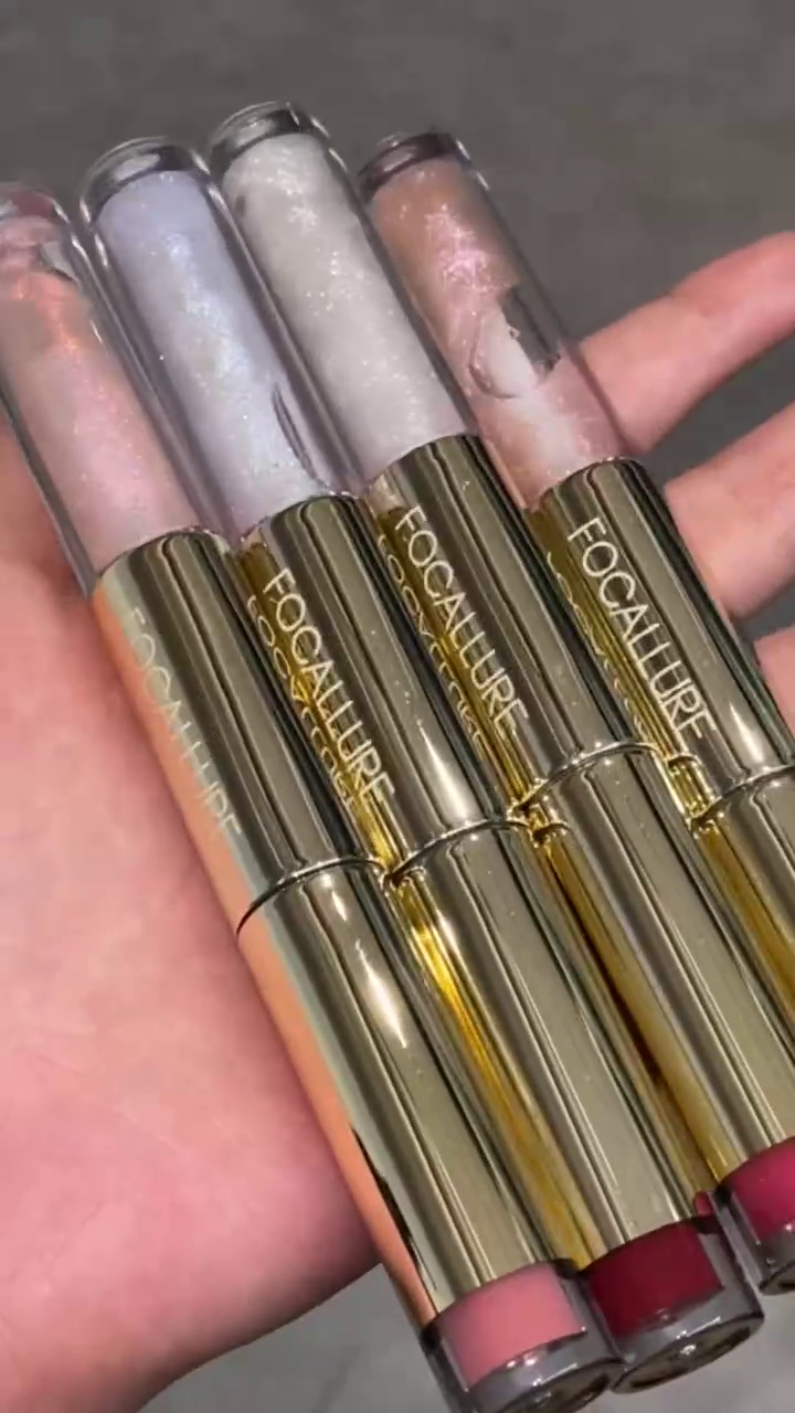 A stunning set of Focallure lip glosses with shimmering finishes in soft pinks and rich reds for a glamorous, glossy pout!