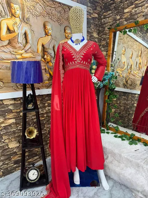 New Đěsigner Party Wear Look Nayra Alia Cut Gown With Pant