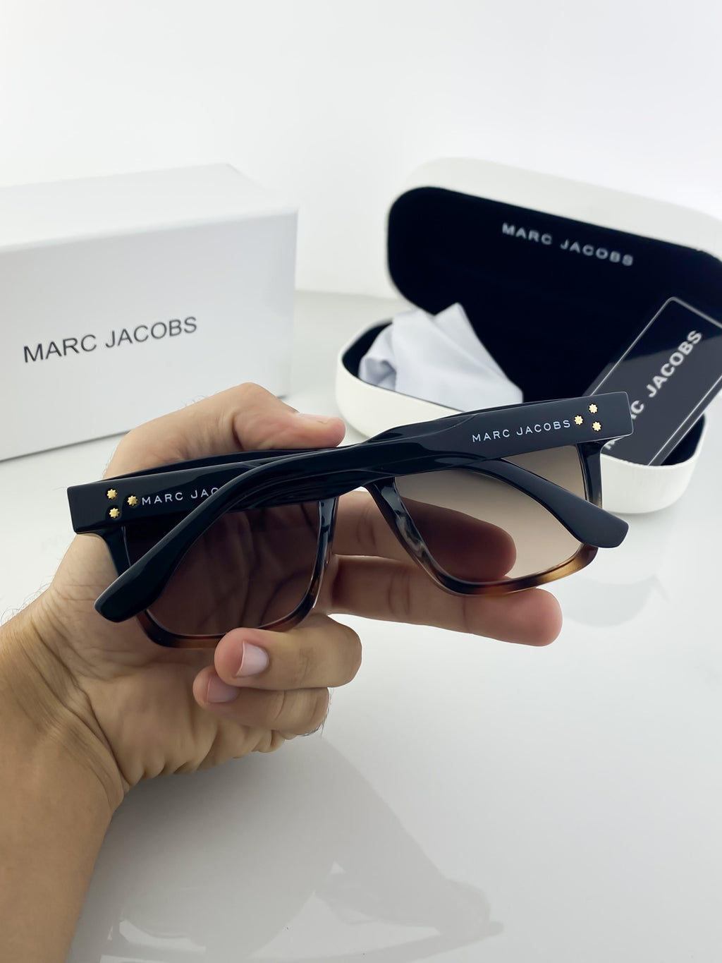 MARC JACOBS TIGER BLACK SUNGLASSES WITH ORIGINAL BOX AND KIT