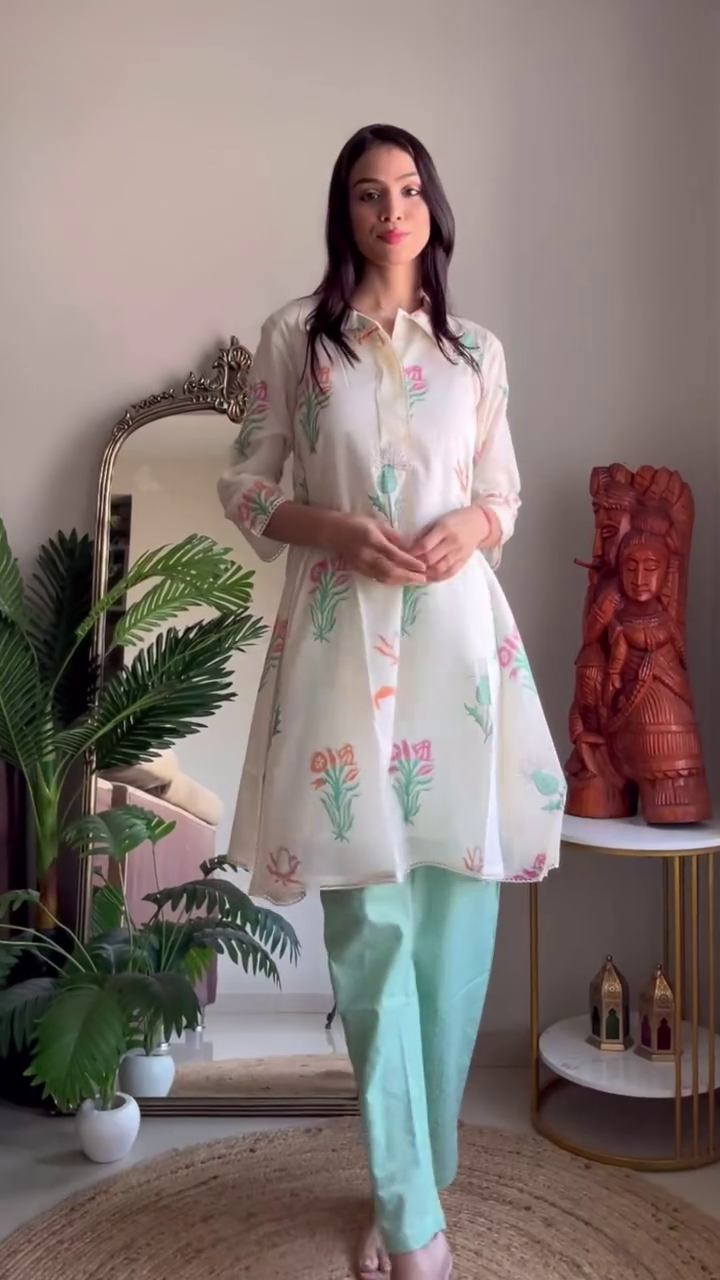 Floral Printed Cotton Kurta Set Combo Featuring A-Line Kurta with Multi-Colored Floral Motifs Paired with Pants Perfect for Everyday Comfort and Graceful Ethnic Charm