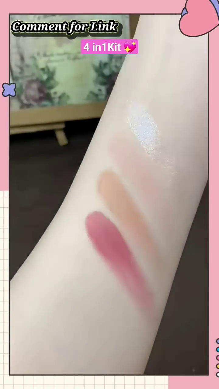 Blush Palette with 4 Gorgeous Shades for a Natural Flush of Color and Versatile Makeup Looks